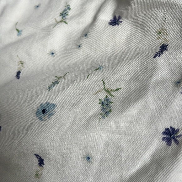 Old Navy High Rise O.G Denim Floral Shorts - Picture 4 of 4